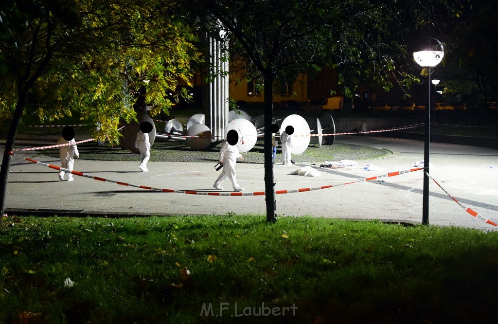 Einsatz BF Messerstecherei Koeln Neustadt Nord Eberplatz Platzmitte P091.JPG - Miklos Laubert